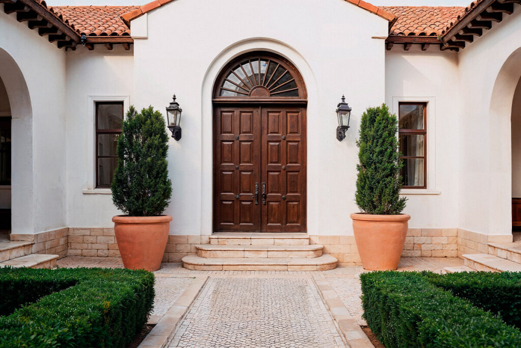 custom wood door in st. louis scobis