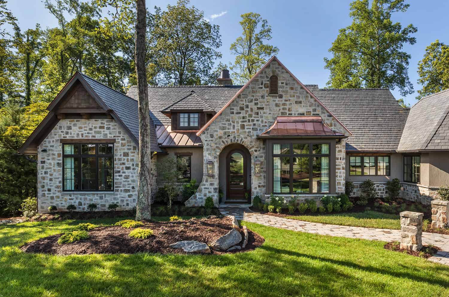 Timeless-European-Style-Home-Dillard-Jones-Builders-01-1-Kindesign (1)